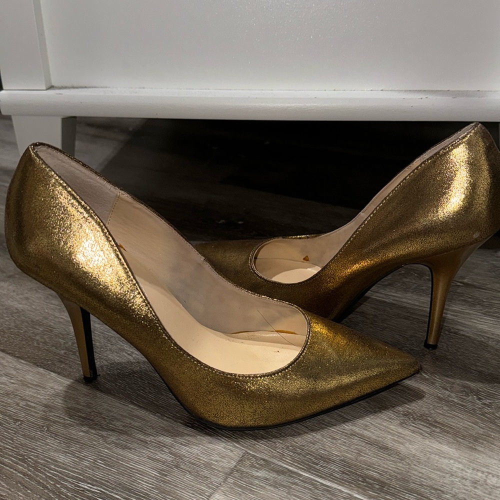 Gold heels 7.5